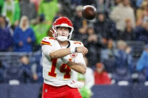 Bailey Zappe signs with the Jets.